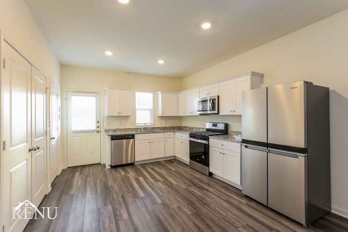 Building Photo - 5238 Dawn Break