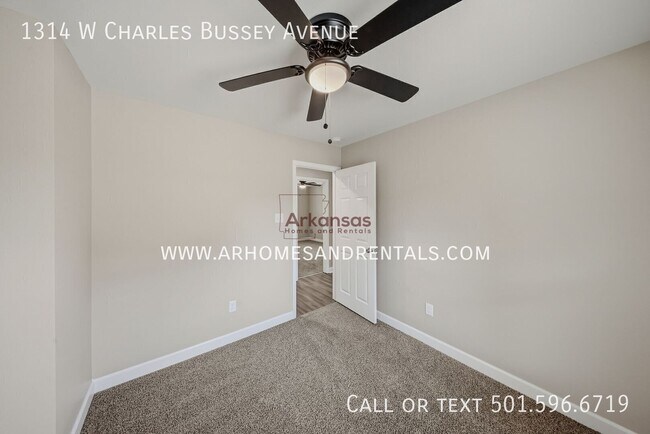 Building Photo - 1314 W Charles Bussey Ave