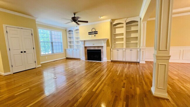 Building Photo - 3305 Beaumont Centre Cir