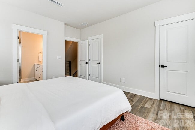 Building Photo - 3011 Jolene Ct