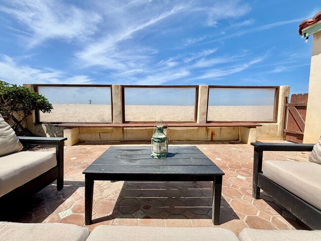 Building Photo - 1205O | Spanish Beach Bungalow Retreat | M...