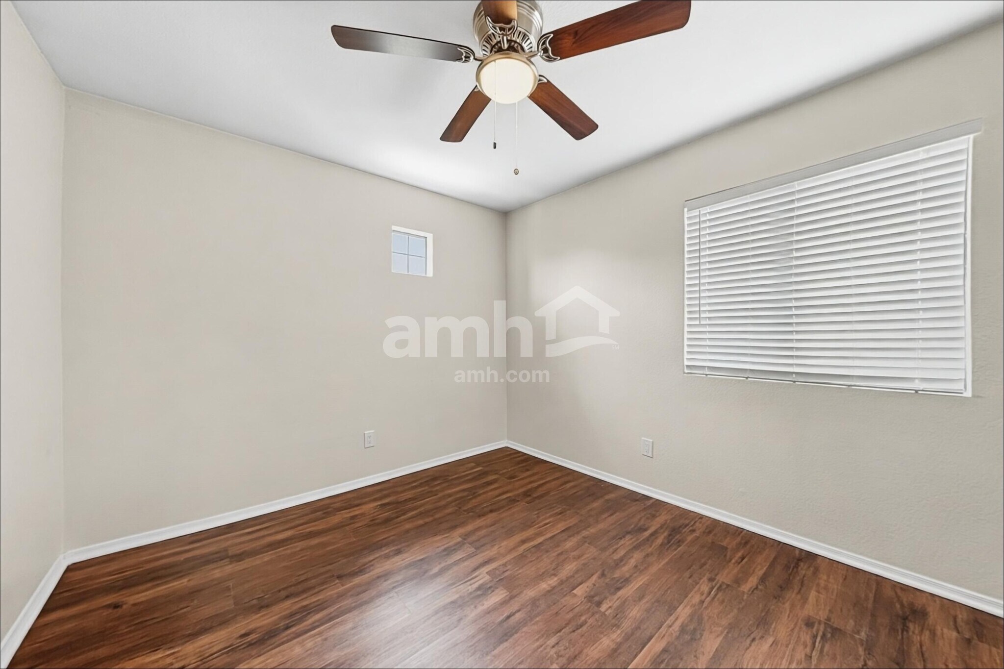 Building Photo - 2015 E Daley Ln