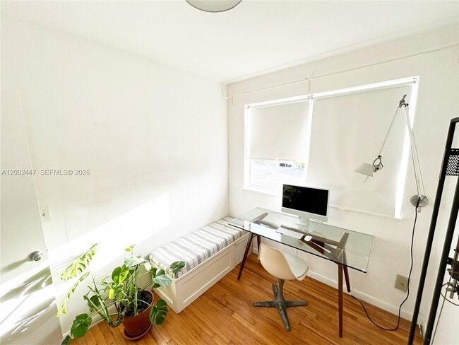 Building Photo - 1255 Marseille Dr