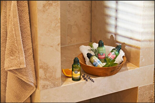 Building Photo - 272 E Main St