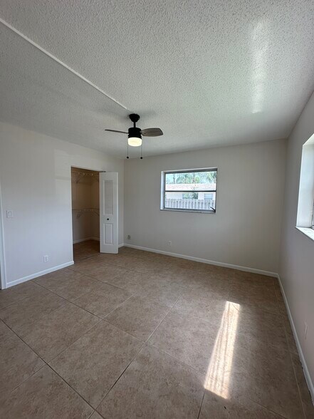 Room - 1210 Old Boynton Rd