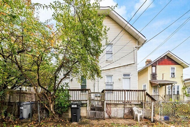 Building Photo - 73 E Markison Ave