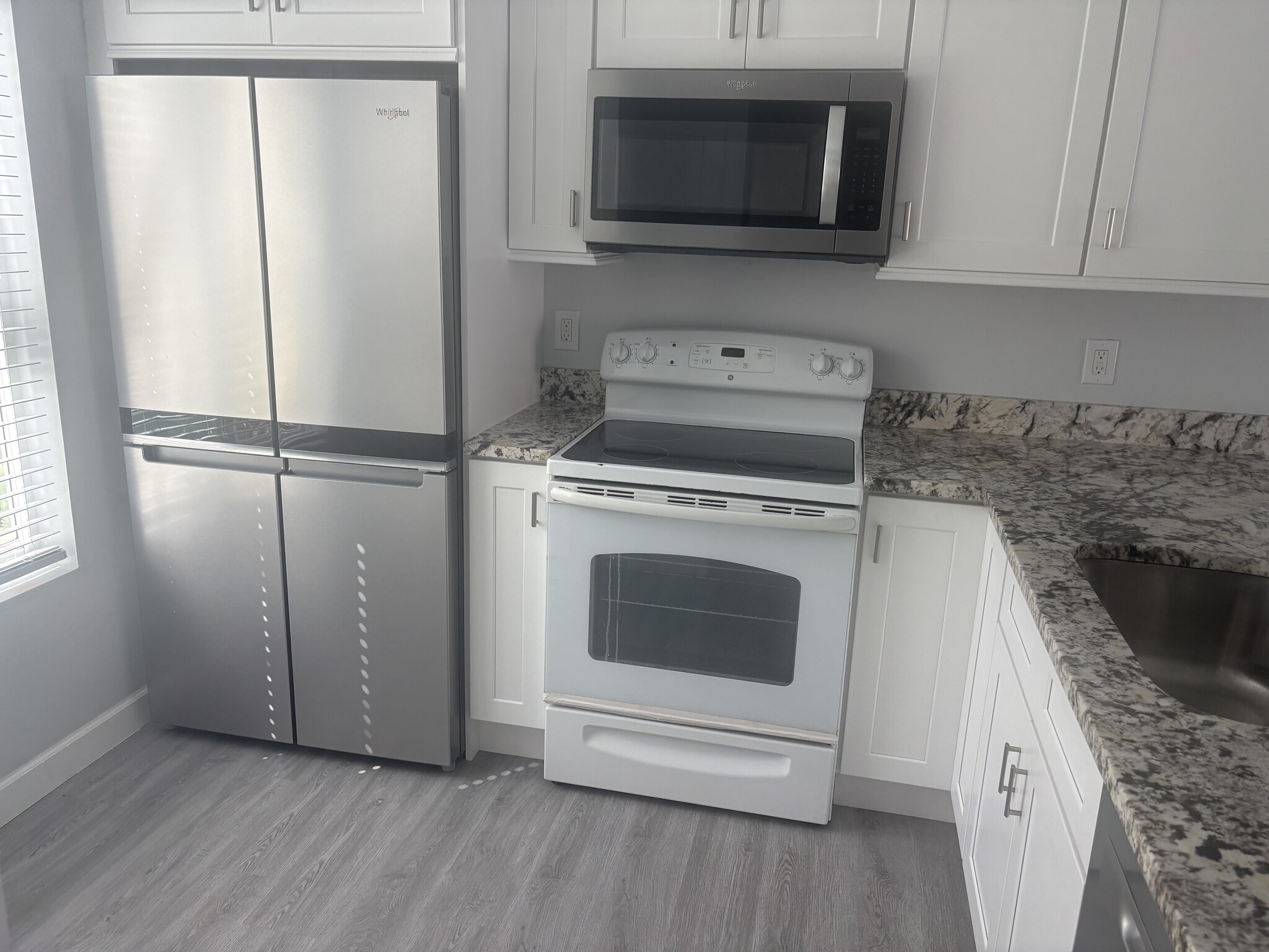 updated kitchen - 2185 San Marco Rd