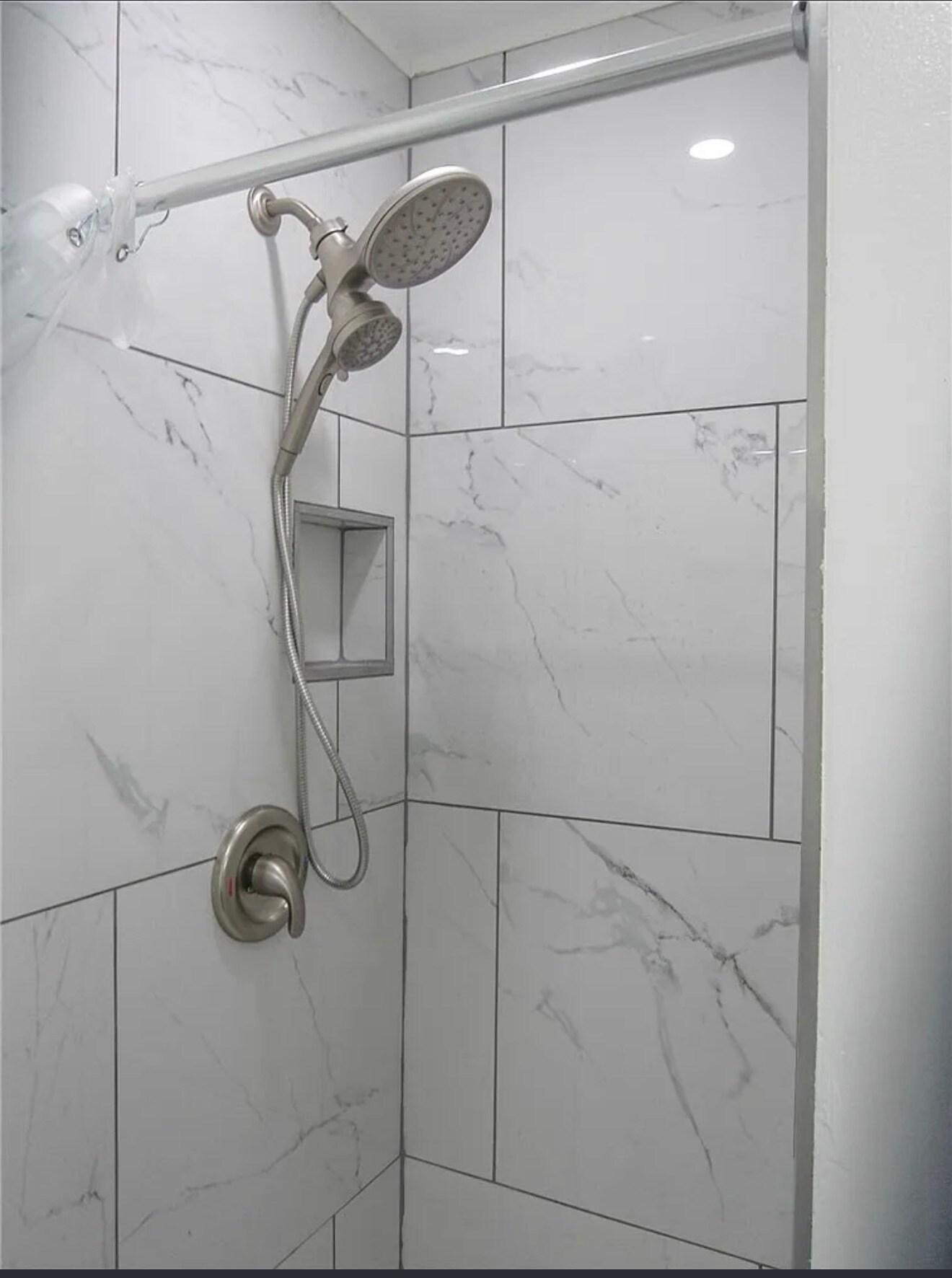 Building Photo - 2840 Dwight Ave