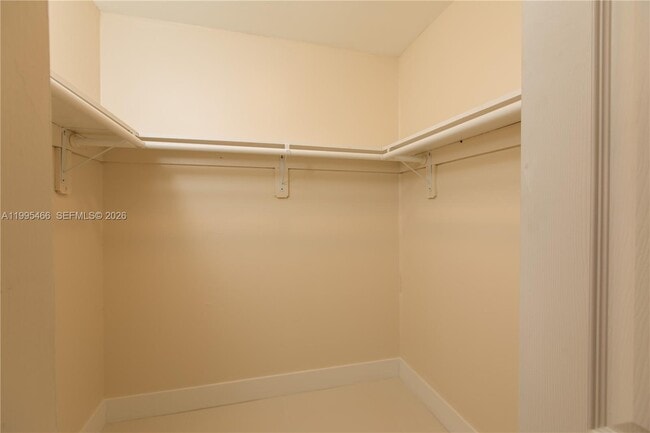 Building Photo - 3832 SW 89th Ct