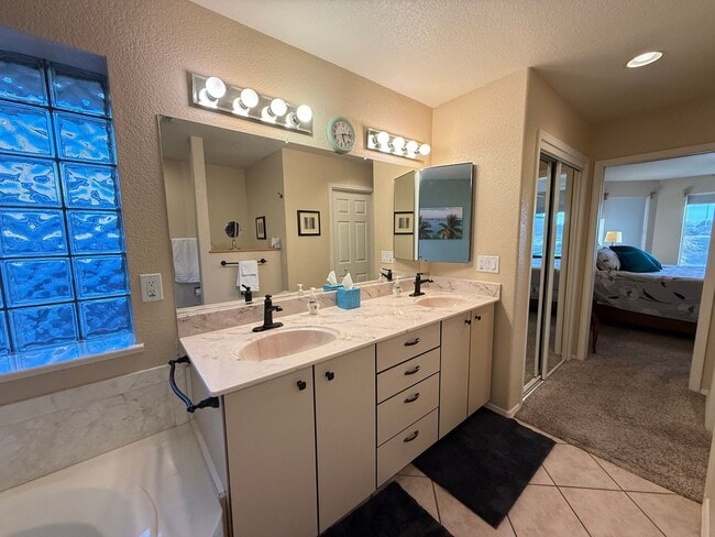 Building Photo - SUNLAND SPRINGS 55+ CORNER LOT 3 BEDROOM 2 BATHROOM FULLY FURNISHED HOME
