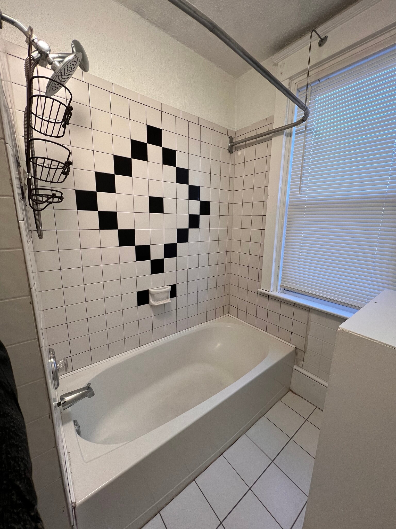 Bathroom - 340 E Broadway Ave