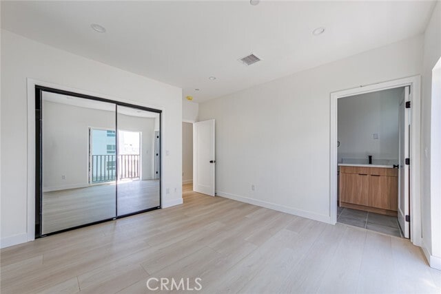 Building Photo - 1330 Tamarind Ave