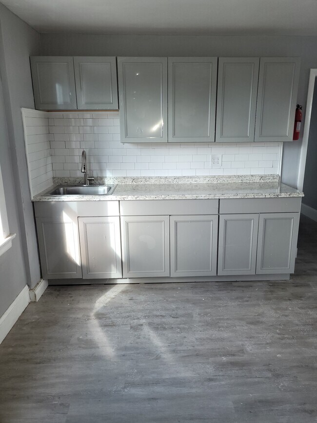 11 Oakland Ave 11 Oakland Ave Cranston RI 02910 Apartment Finder