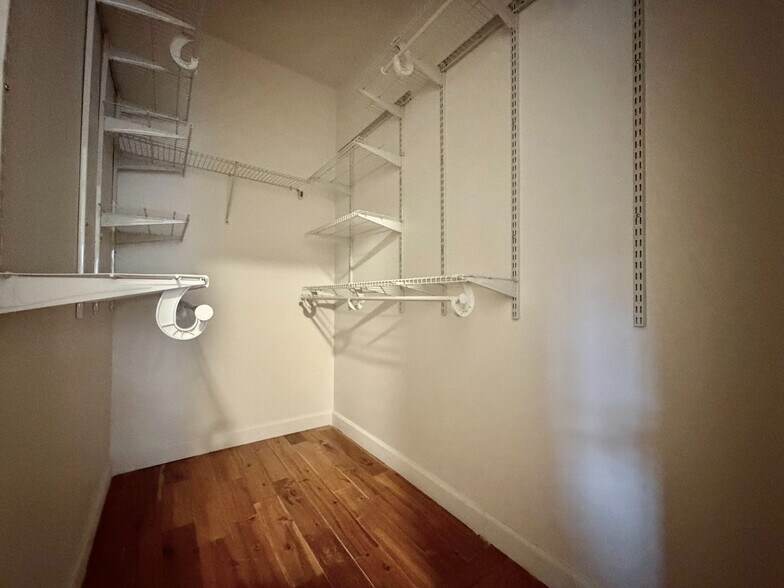 Building Photo - 346 W 52nd St