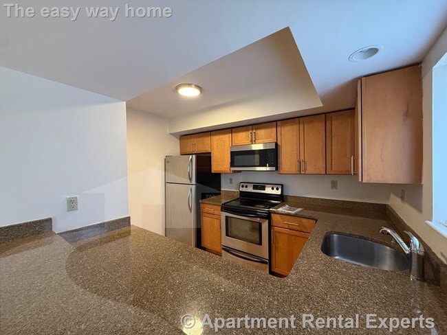 Building Photo - 345 Franklin St