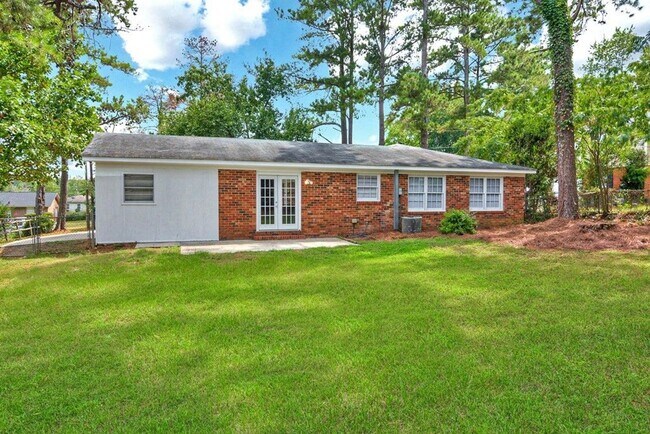 Building Photo - Updated 3 Bedroom 2 Bath off Furies Ferry!