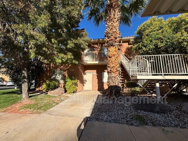 Building Photo - 700 N Main St