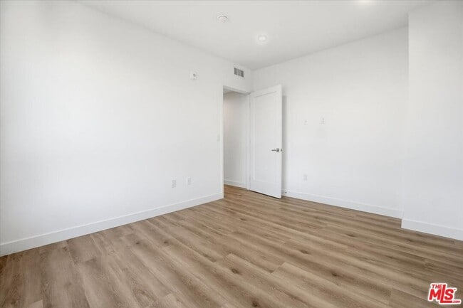 Building Photo - 1820 Prosser Ave