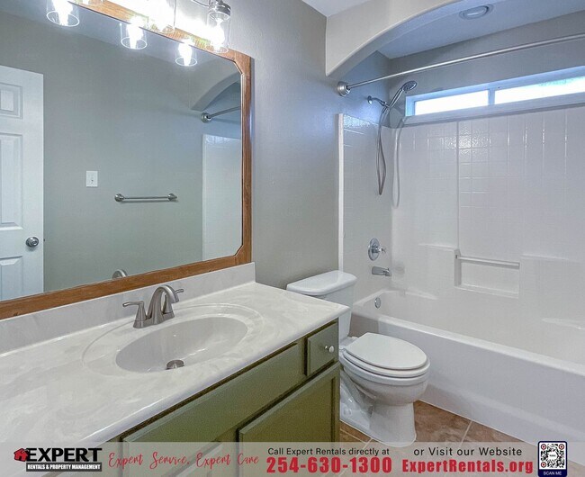 Building Photo - A Beautifully Updated 3-Bedroom Home that ...