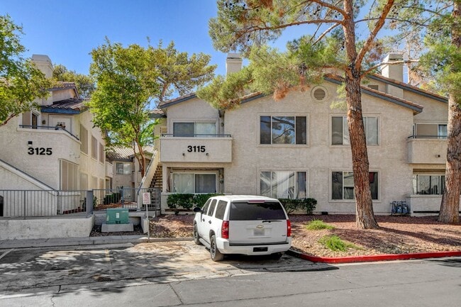Building Photo - Great 2 bedroom 2 bathroom upstairs condo!