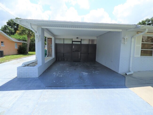 Building Photo - 1358 Arrow St