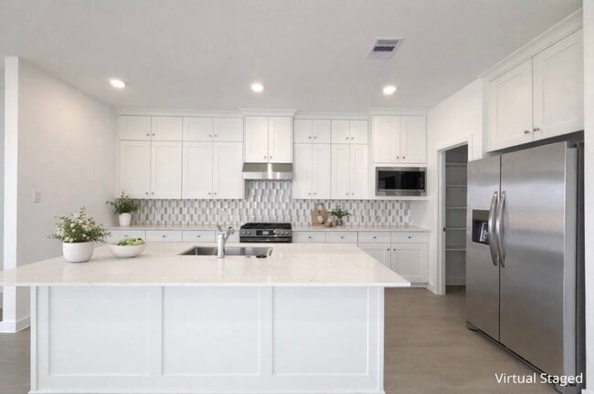 Building Photo - 31906 Blossom Ln