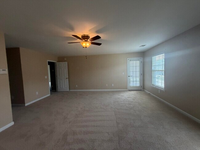 Building Photo - 575 Batty Way