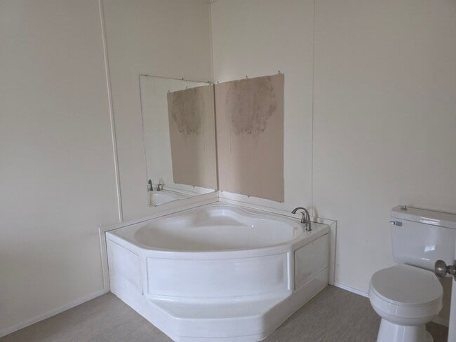 Building Photo - BOWMAN