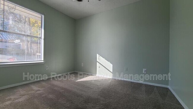 Building Photo - 409 W Johnson Ave