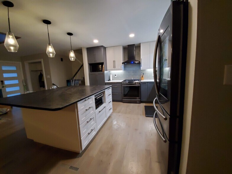 Building Photo - 2200 Sheffield Dr.