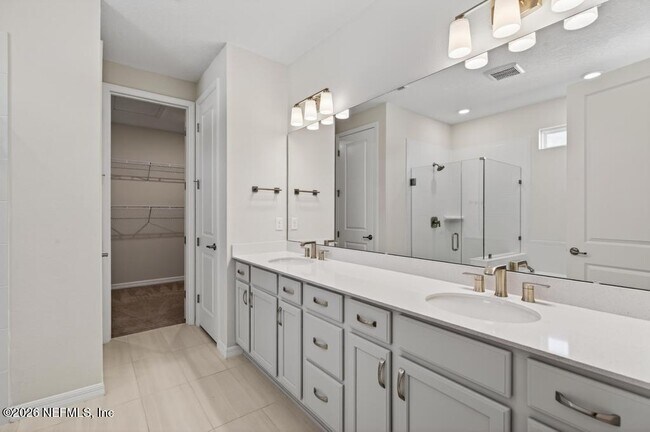 Building Photo - 3399 Kindlewood Dr