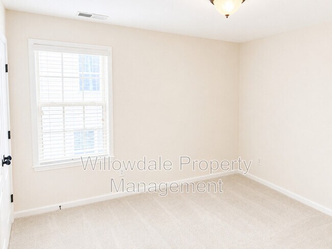 Building Photo - 1608 Fairbanks Rd