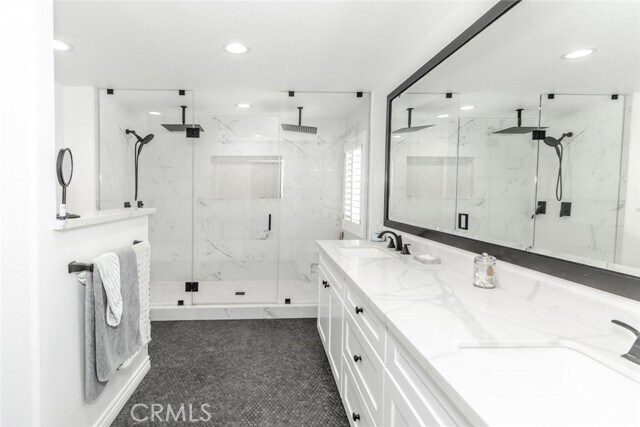 Building Photo - 28470 Rodgers Dr
