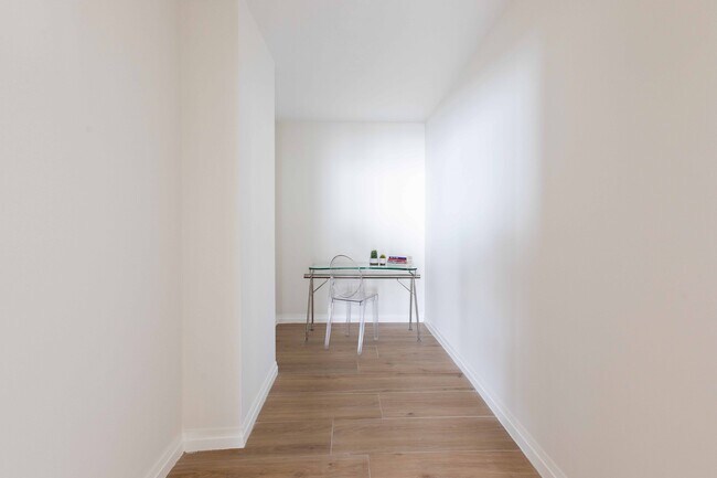 Building Photo - 3 Grove Isle Dr