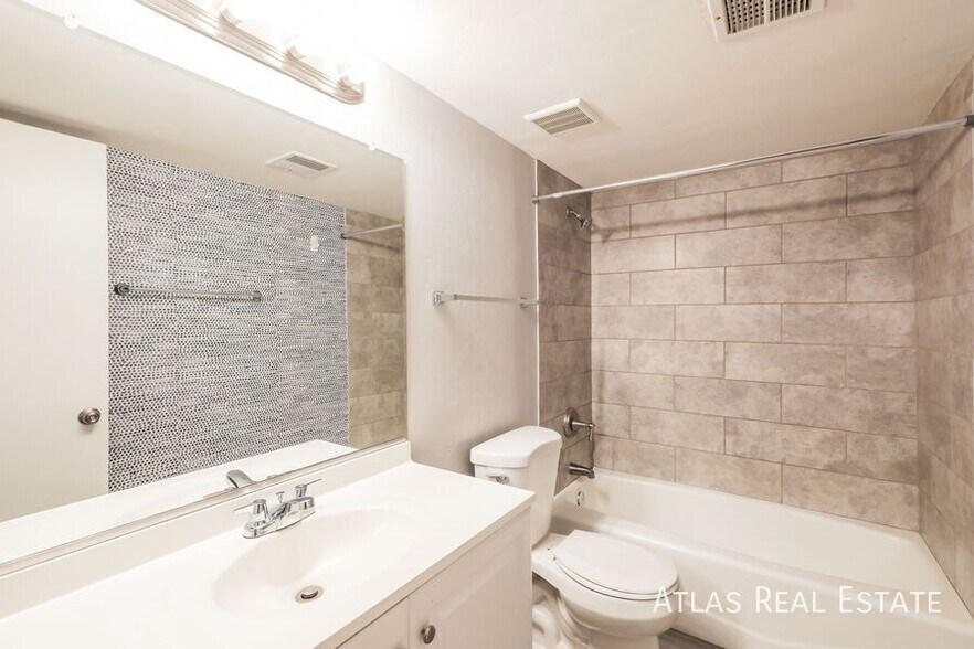 Building Photo - 6632 E Mary Dr