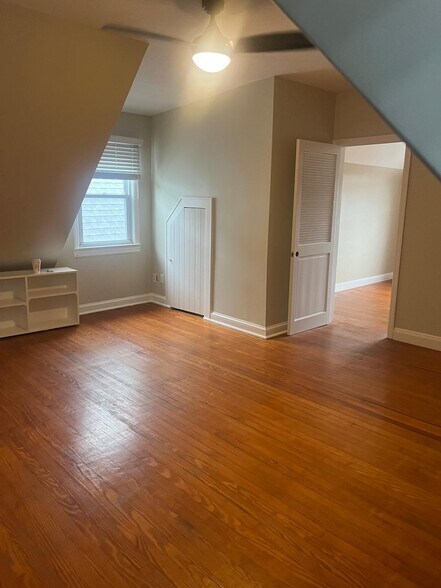 Building Photo - 97 W 54th St