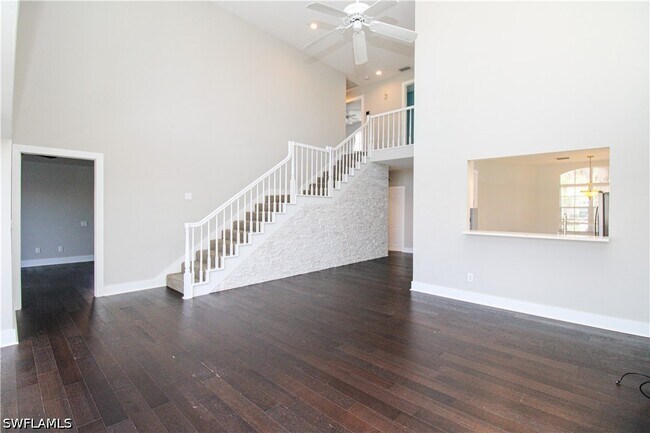 Building Photo - 135 Lady Palm Dr