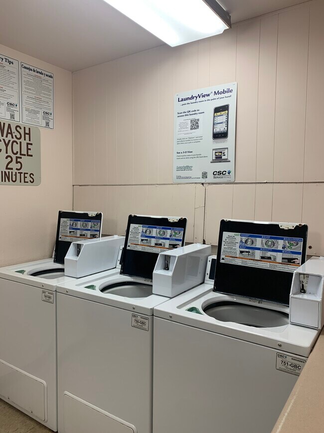 Laundry - 721 E Montebello Ave