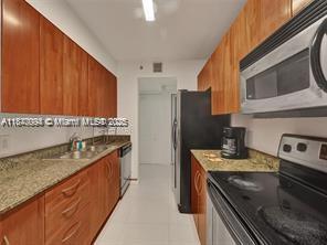 Building Photo - 1200 Brickell Bay Dr