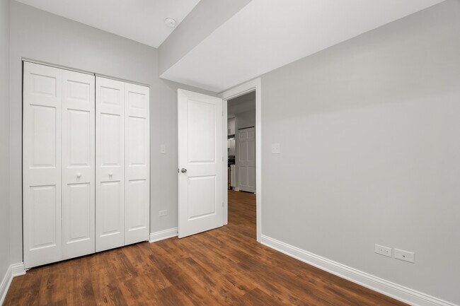 Building Photo - 2311 S Whipple St