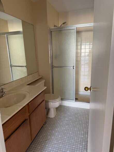 Building Photo - 5083 Beech Ct