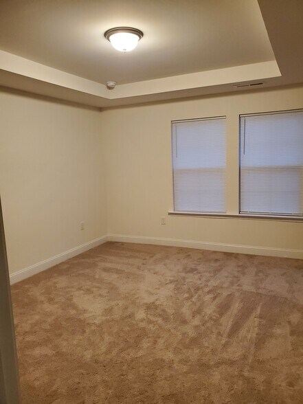 Building Photo - 1013 Channel Drop Dr