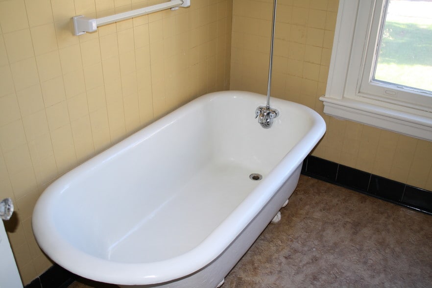 Building Photo - 362 E Main St