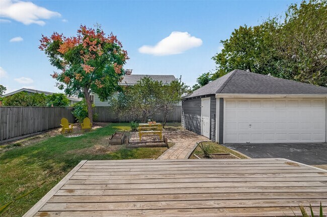 Building Photo - 5610 Truett St