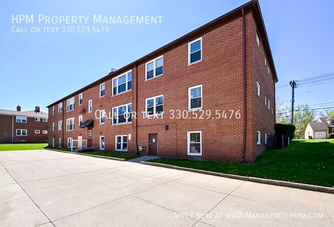 Building Photo - 885 S Green Rd