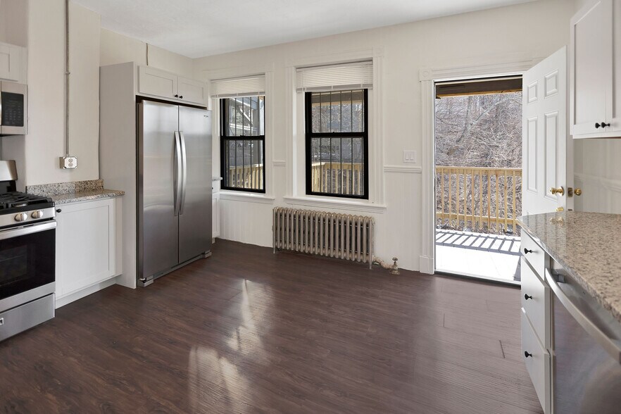 Building Photo - 864 Huntington Ave