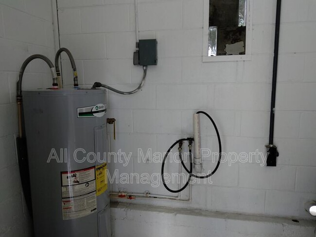 Building Photo - 1119 SW 6th St