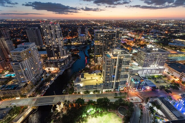 Building Photo - 100 E Las Olas Blvd