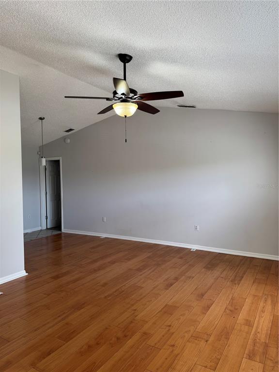 Building Photo - 1560 Bavon Dr