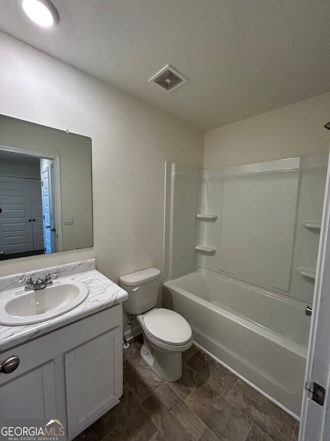 Building Photo - 1413 Barzona Wy